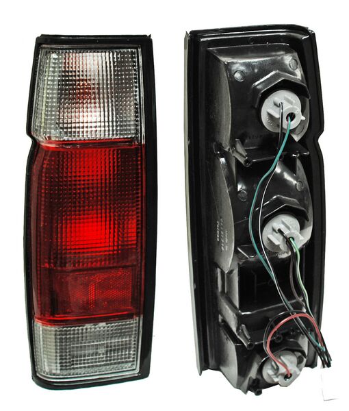 Calavera Nissan Pickup D21/ D22 2002-2015 Rojo/Bco C/Arnes 4 TYC