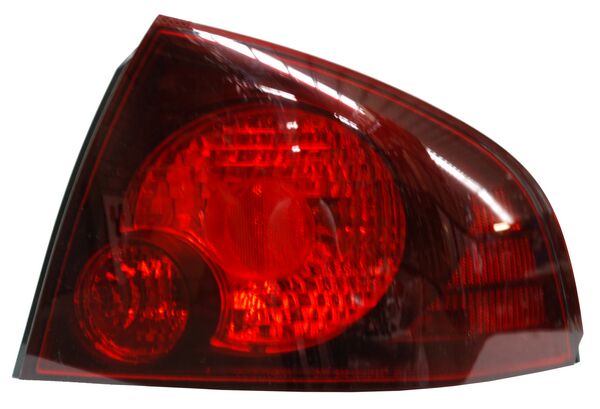 Calavera Nissan Sentra 2004-2006 Se-R Oscura C/Arnes TYC Derecha