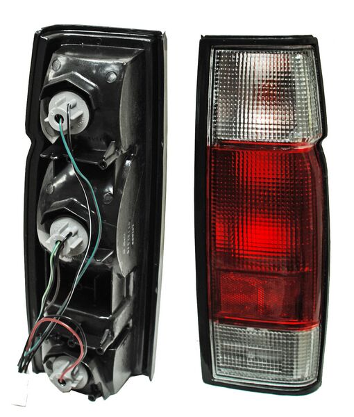 Calavera Nissan Pickup D21/ D22 2002-2015 Rojo/Bco C/Arnes 4 TYC Izquierda 283