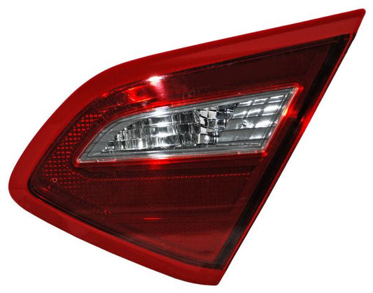 Calavera Altima 18 Interior Obscura C/Foco TYC Derecha