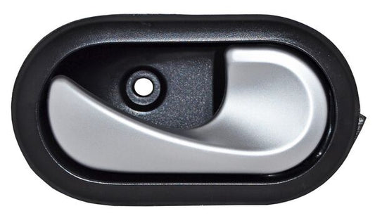 Manija Interior Duster 2013-2015 Negra/ Plata Delantera/ Trasera Plastico Derecho