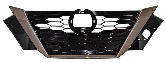 Parrilla Nissan Sentra 2020-2022 C/Mold Crom Humo C/Hoyo P/Camara T20